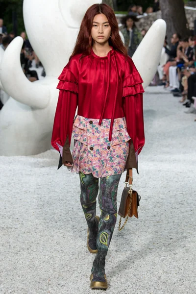 Look 28